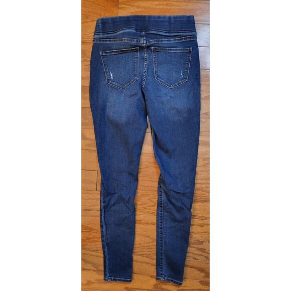 Old Navy Women Size 2 Rockstar Jegging Pull On Jeans Distressed Ripped - Picture 11 of 11